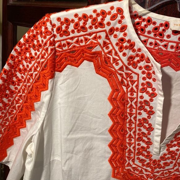 Tory Burch Red and White Embroidered Isla Eyelet Tunic Top Size 12 - Picture 3 of 11